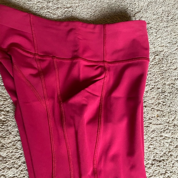 Lululemon... 6 **Raspberry** - Picture 7 of 8